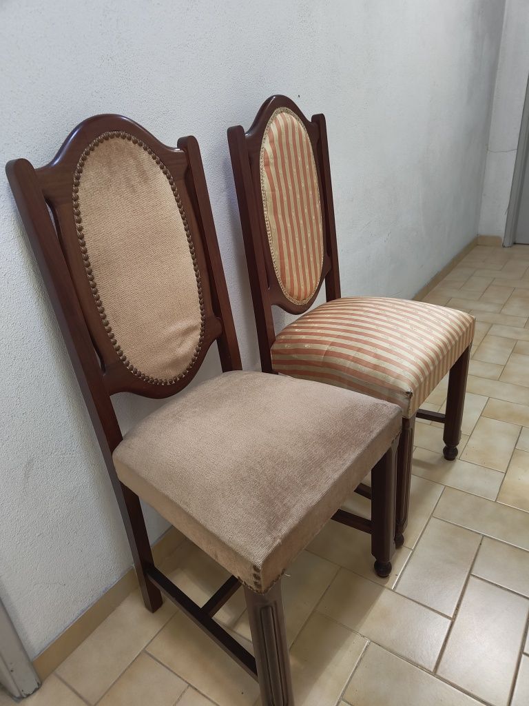 Vendo 2 cadeiras estufadas em tecido