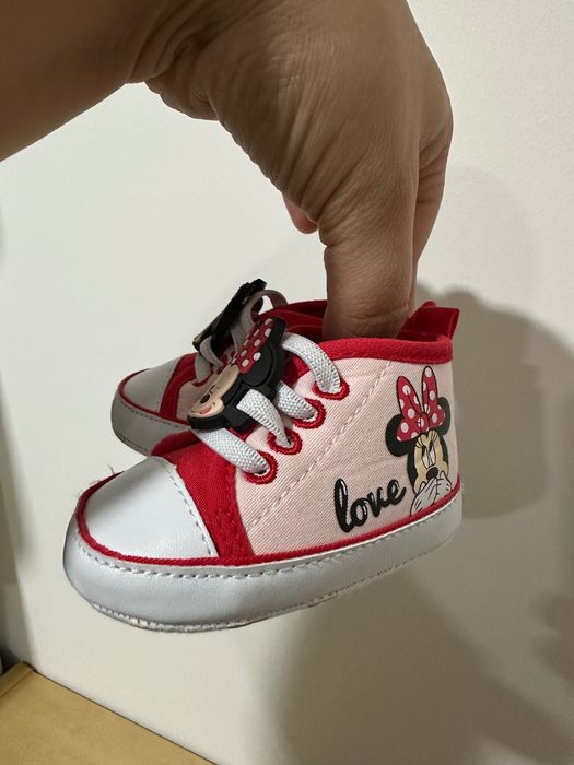 Sapatilhas Brancas / Vermelhas Minnie (3/6M)