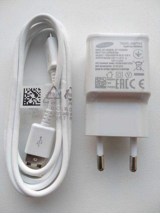 Зарядное устройство Samsung EP-TA20EWE с кабелем Micro USB