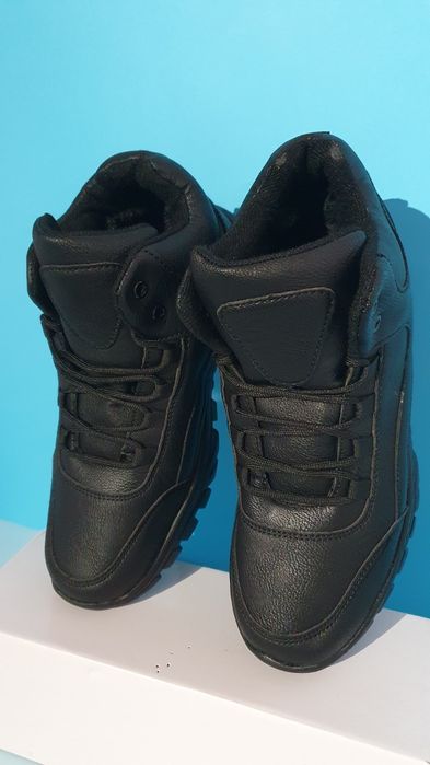 Buty nowe męskie czarne zimowe ocieplane Rozmiar 42 / wkładka 26 cm