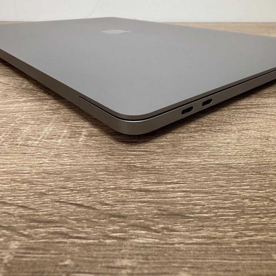 MacBook Pro 16" i9 / 16Gb DDR4 / SSD 1000Gb / Radeon 5500m (код:M0641)