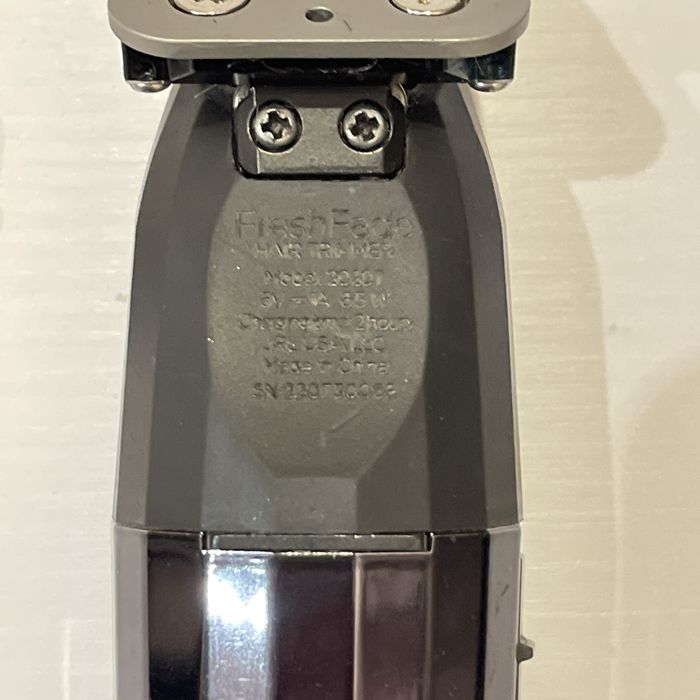 Профессиональный триммер для окантовки и стрижки бороды JRL