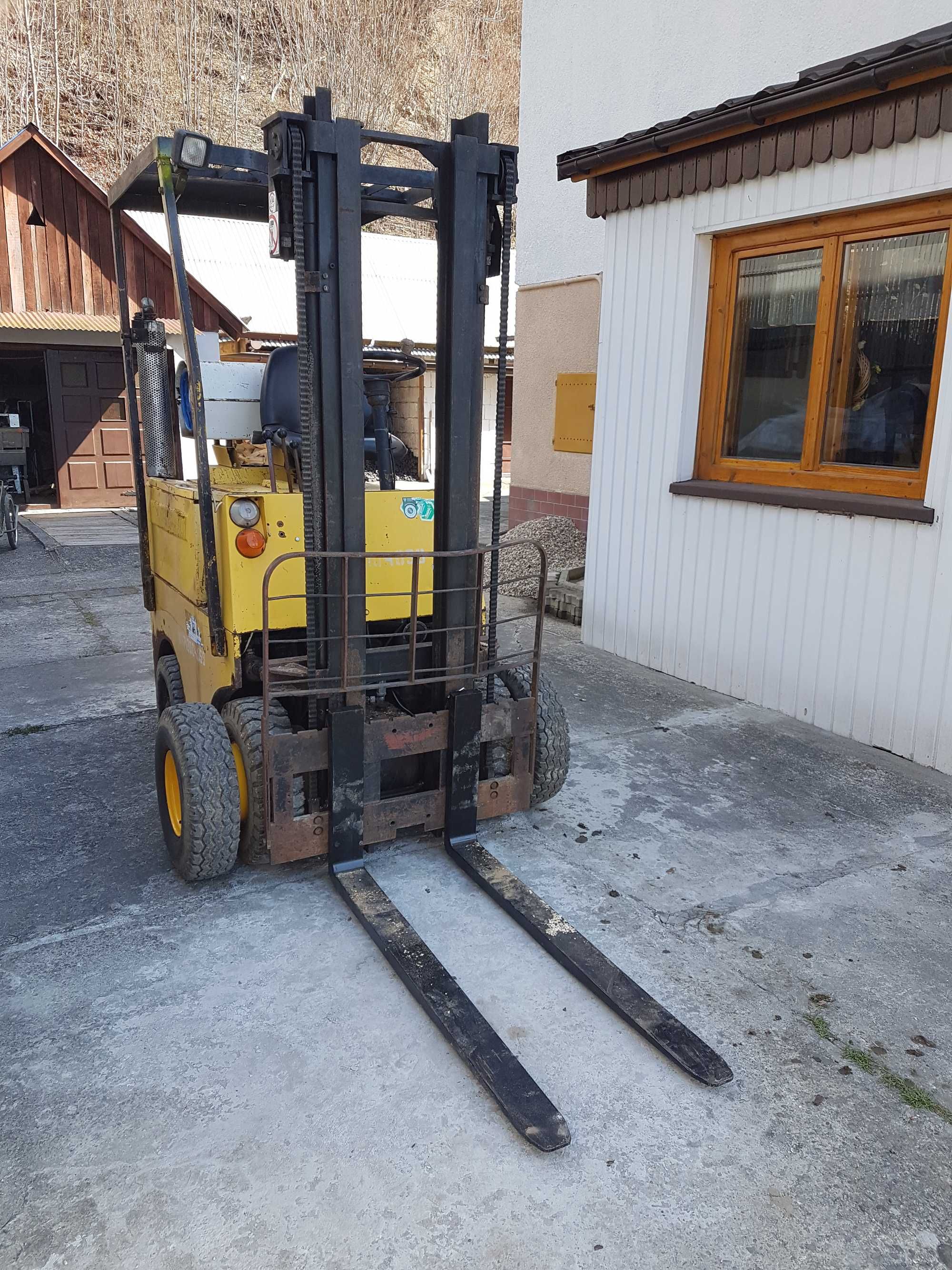 Wozek widlowy RAK  1.25t LPG