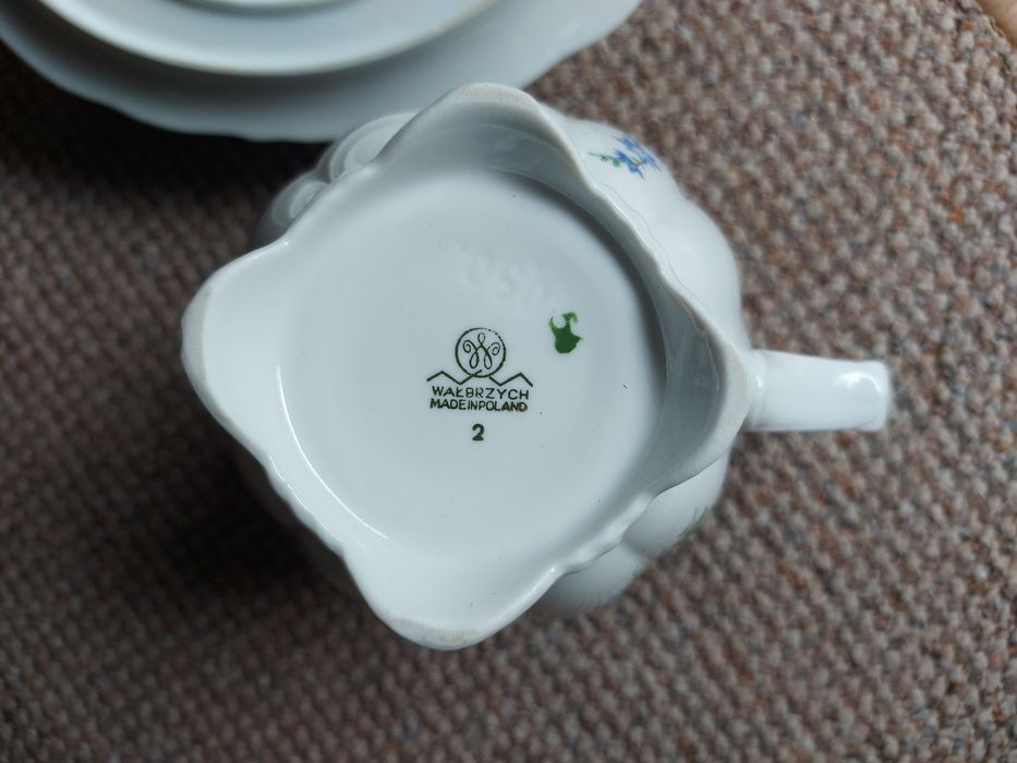 Porcelana walbrzych, duży mlecznik i sosjerka
