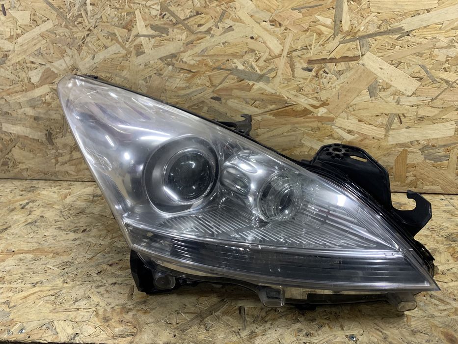 Фара ліва права bi-xenon Peugeot 3008 5008 .Біксенон Пежо Розборка