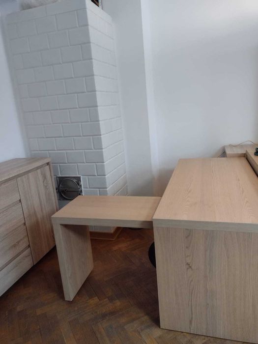 IKEA MALM Biurko z wysuwanym panelem, sosna 151x65