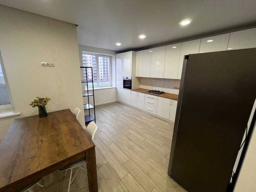 Стильна та затишна 3х кімнатна квартира з ремонтом у новому будинку!