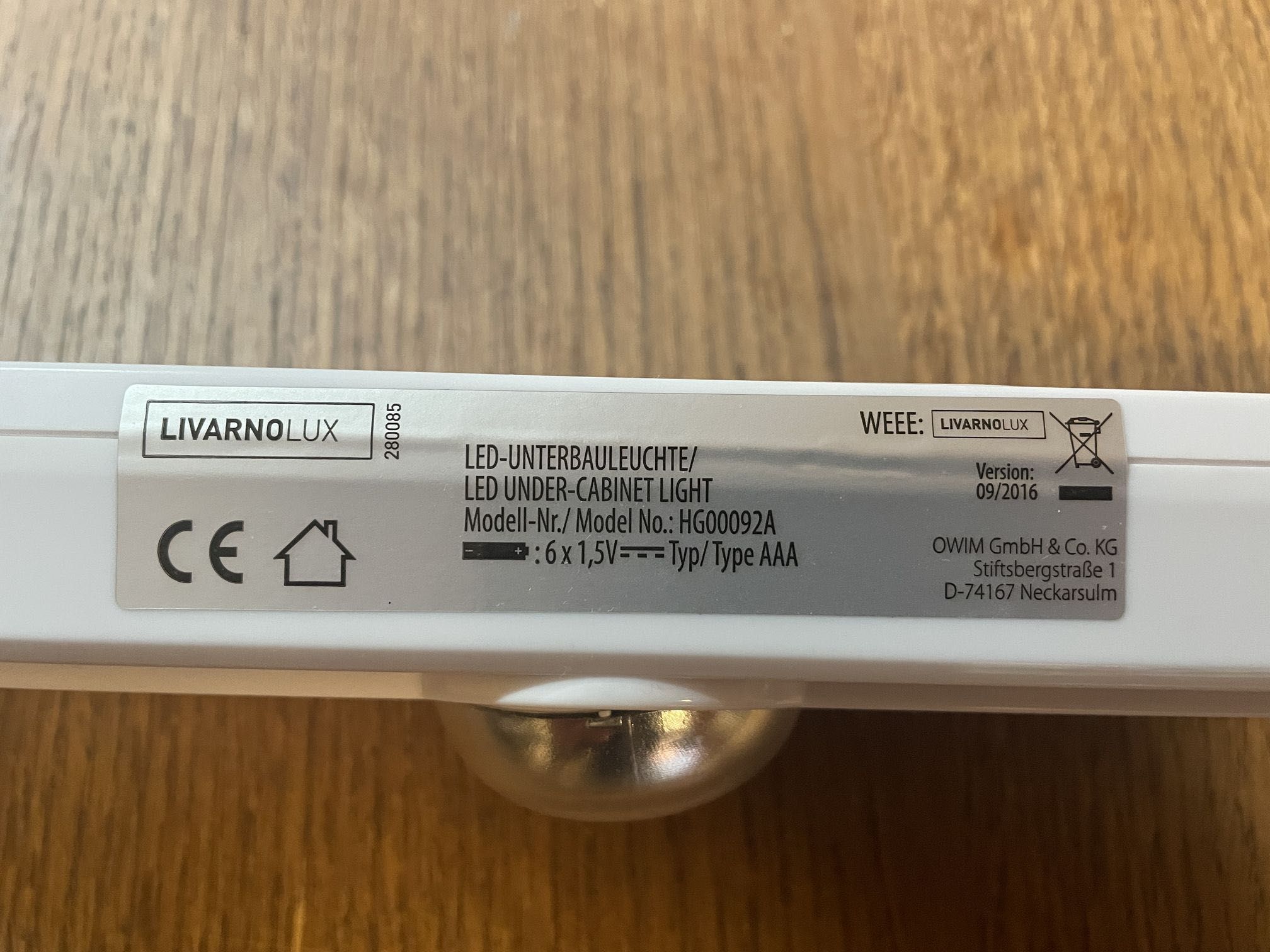 Lampa szafkowa LED Livarno Lux HG00092A z LIDL a na baterie