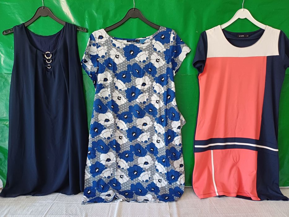 Vestidos tamanho Xl. 4 euros cada