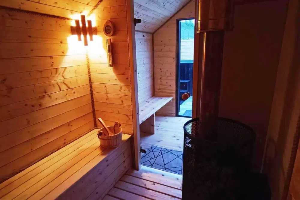Domek na wynajem nad jeziorem z sauną i balią/jacuzzi; PET FRIENDLY