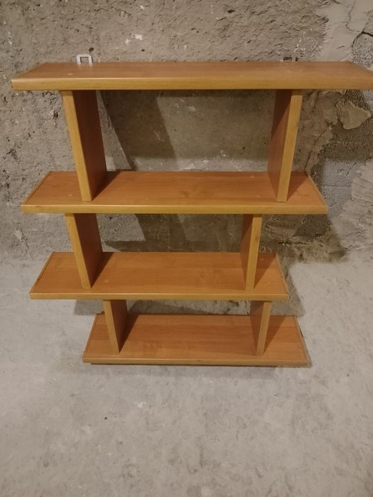 Półka na ścianę drewniana