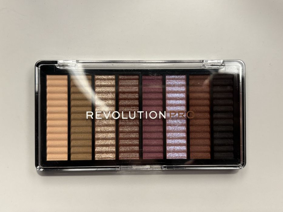 Paletka cieni Revolution Pro Allure nowa