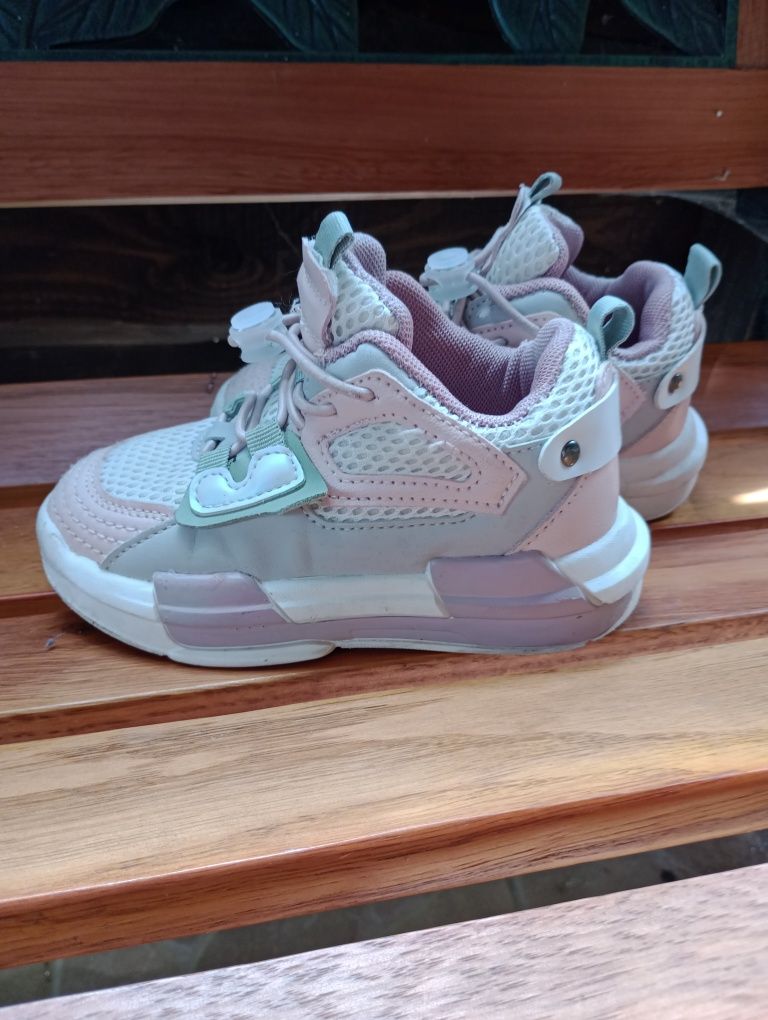 Buty dziecięce, adidasy