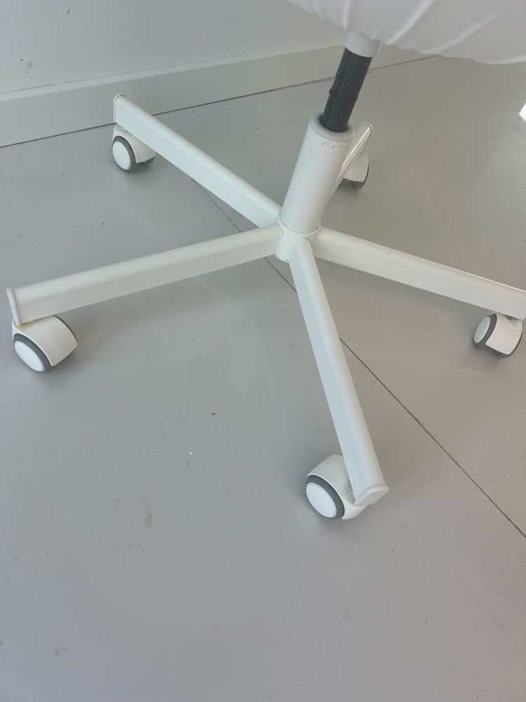 Cadeira Skruvsta - Ikea