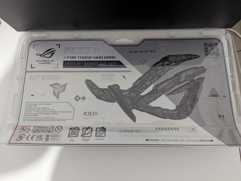 ASUS ROG For Those Who Dare Special Gift DIY Model Kit Set