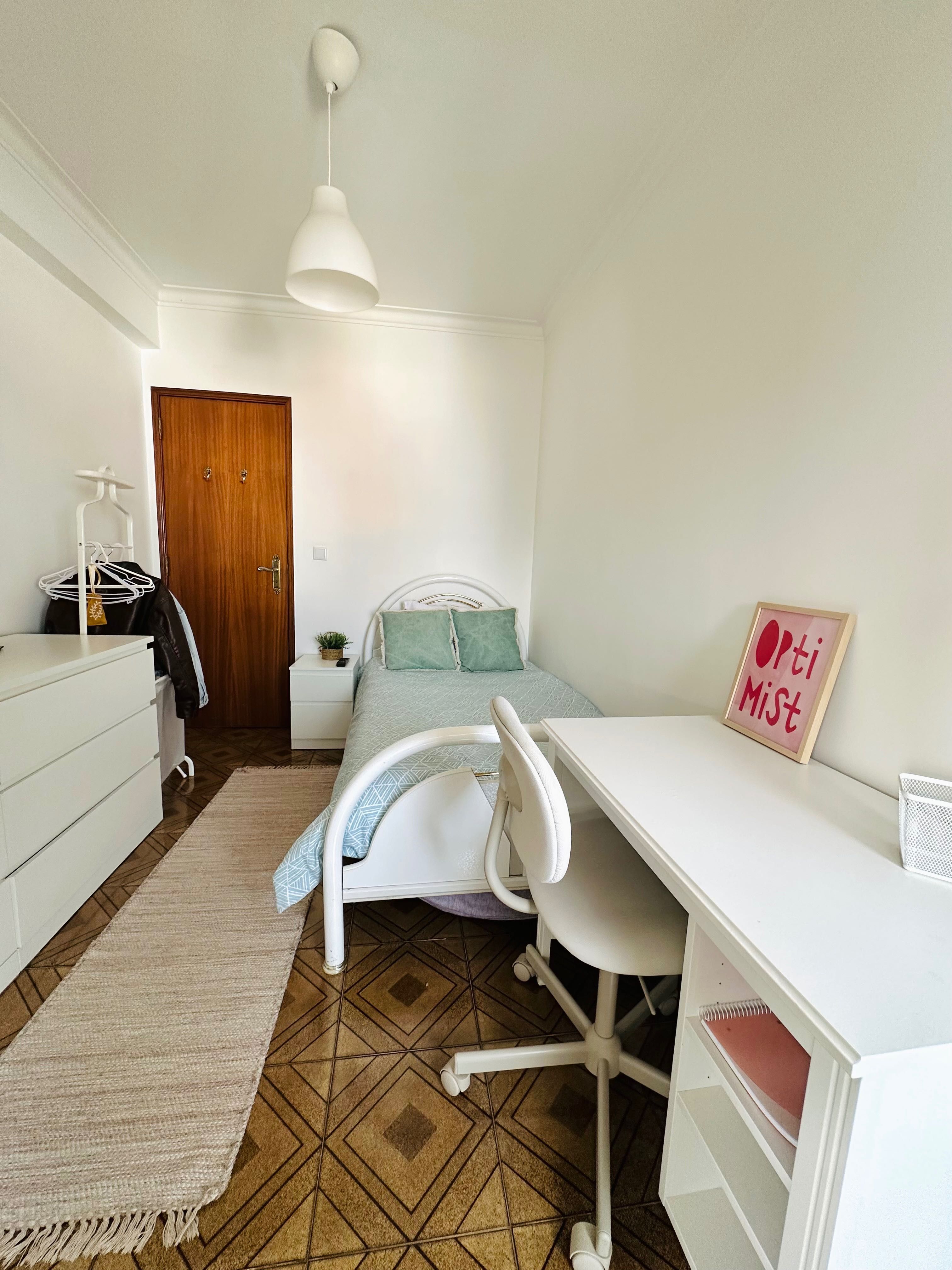 Quarto para arrendar, Alhandra