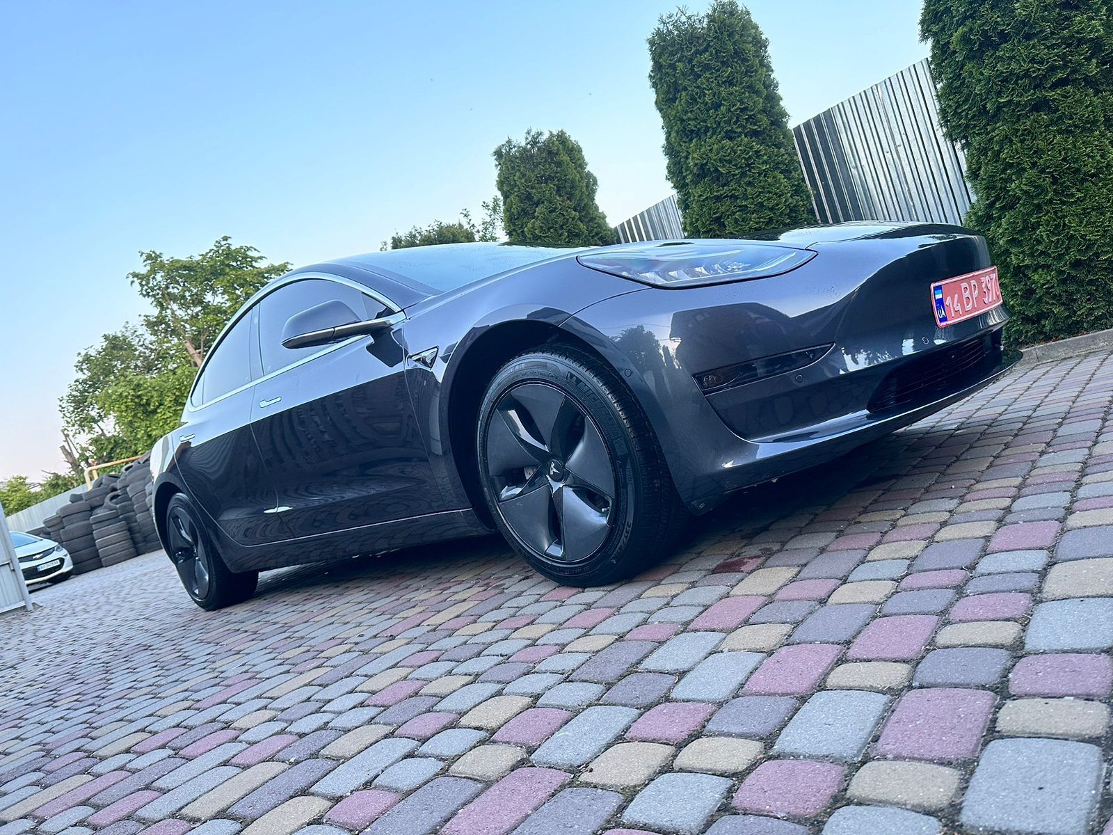 Tesla Model 3 Longe Range