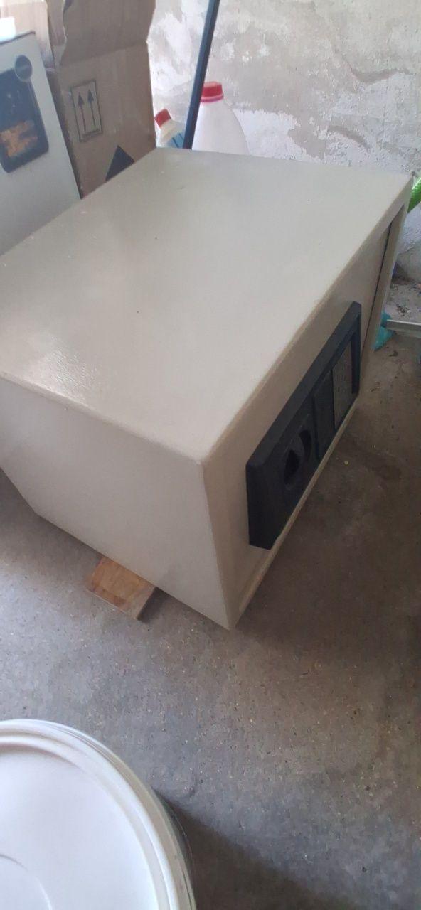 Cofre médio 250 euros