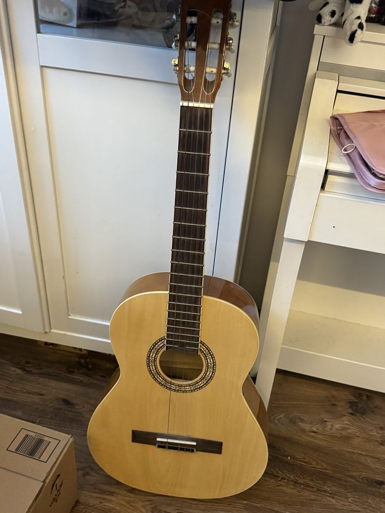 Gitara akustyczna