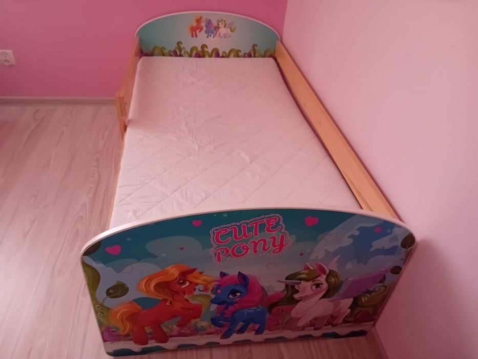 Łóżko dziewczęce