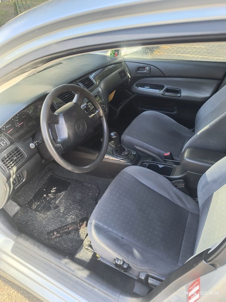 Mitsubishi Lancer 1.6 benzyna