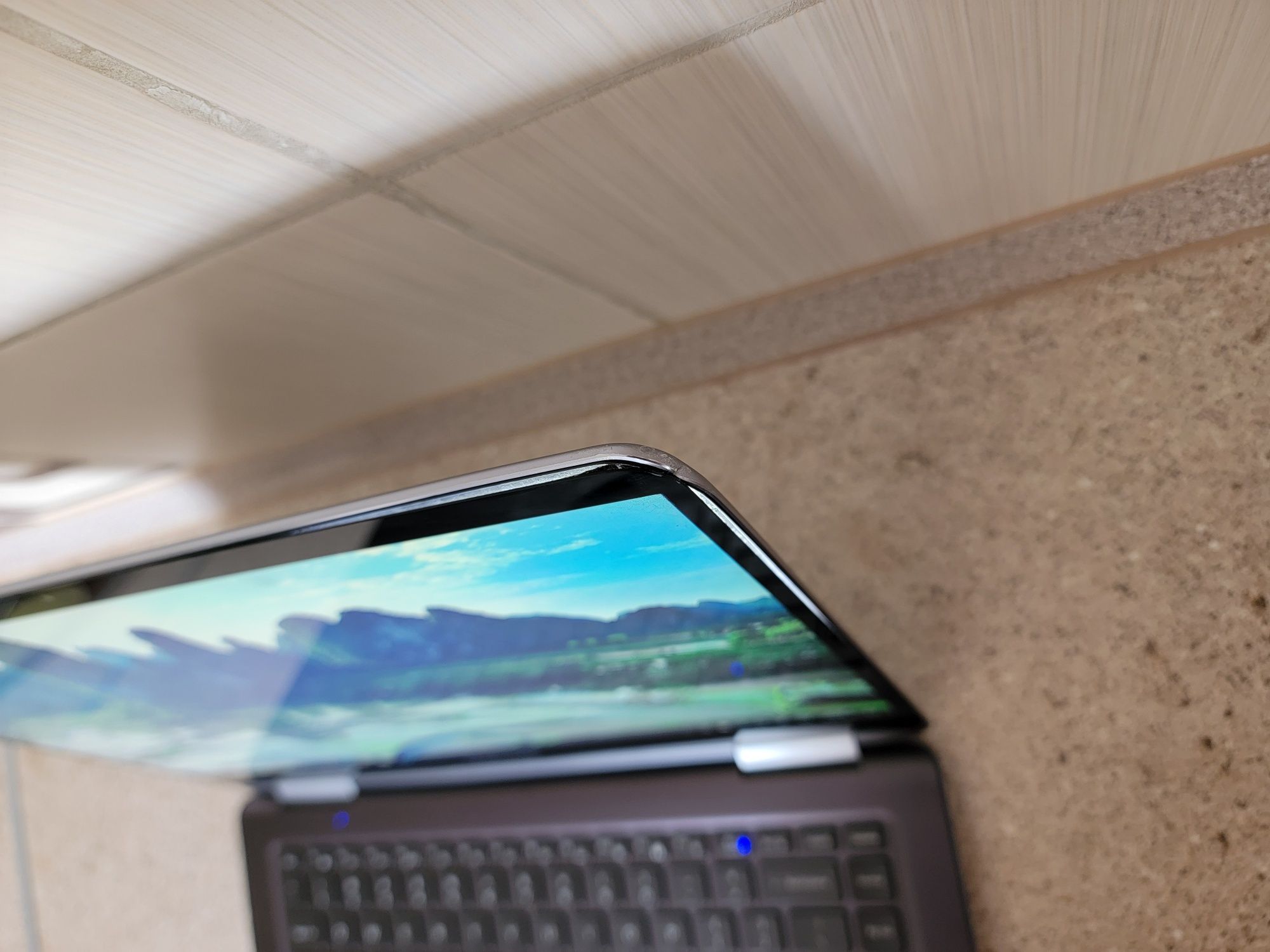 Samsung NP940X5N Intel i7-8550U 1,8 ГГц 16 ГБ 256 ГБ Radeon500 15"