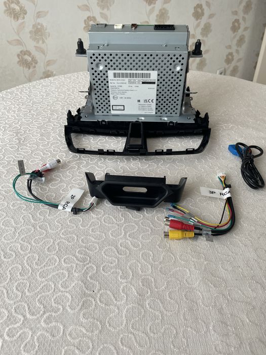 автомагнітола Panasonic Automotive Systems Czech  39101-61 ma1