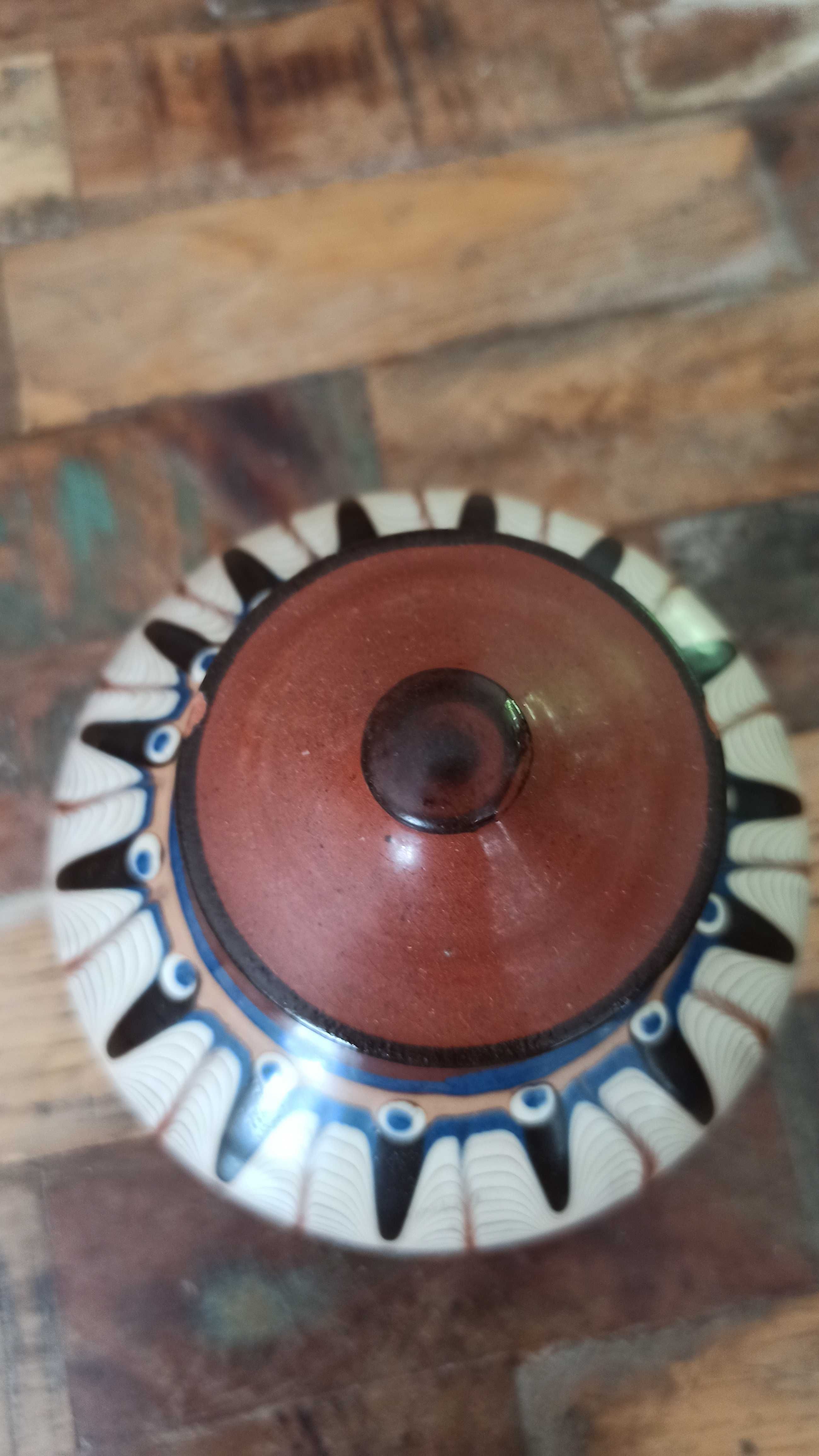 Śliczny dzbanek ceramiczny z Bułgarii