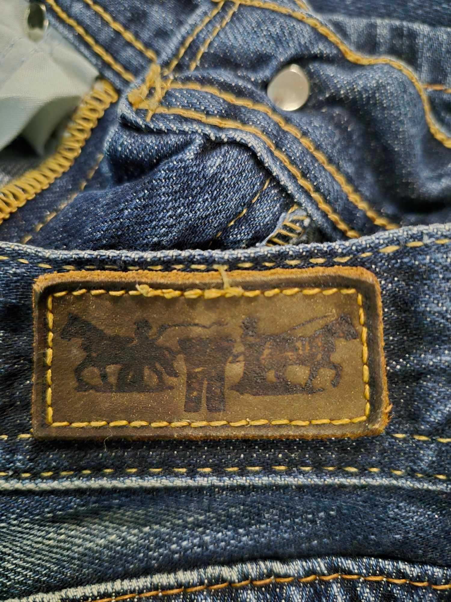 Spodnie damskie jeans Levis  r. 38