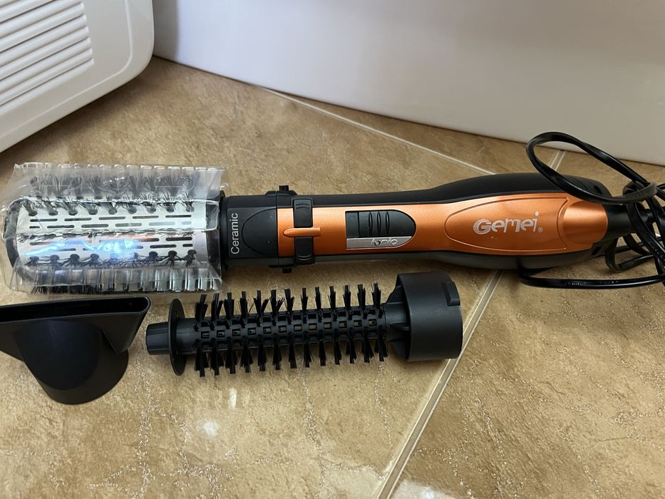 Плойка випрамляч