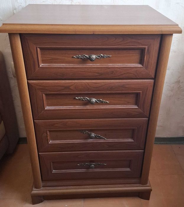 Mała komoda (brąz) w idealnym stanie