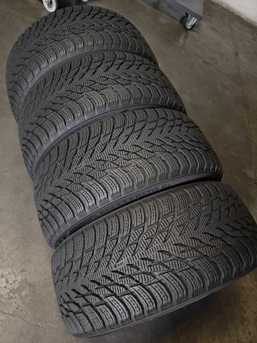 Зимові шини R17 225/45 Nokian Hakkapeliitta R3 преміум клас