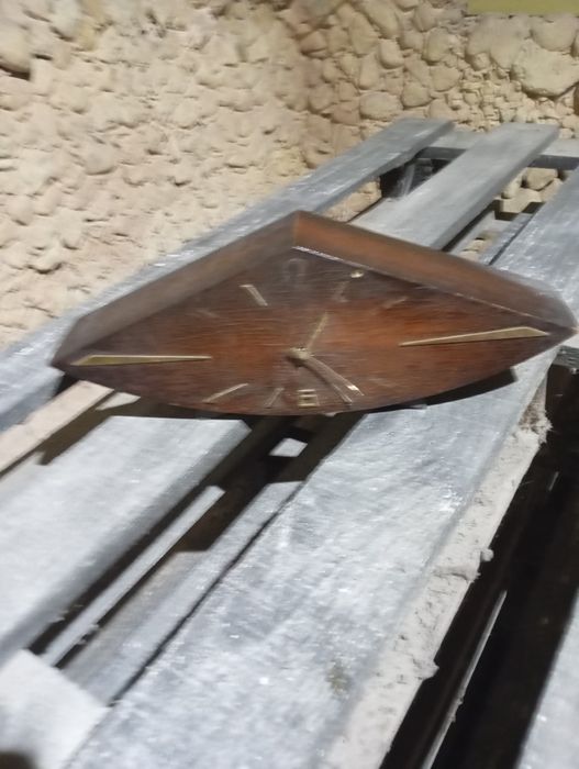 Продам Каминные, деревянные механические часы Весна СССР 70-е годы .б.