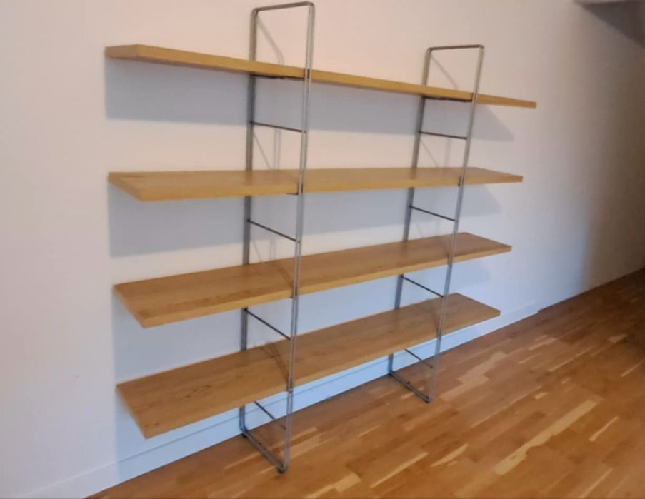 Ikoniczny regał „Enetri” projektu Nielsa Gammelgaarda dla IKEA.