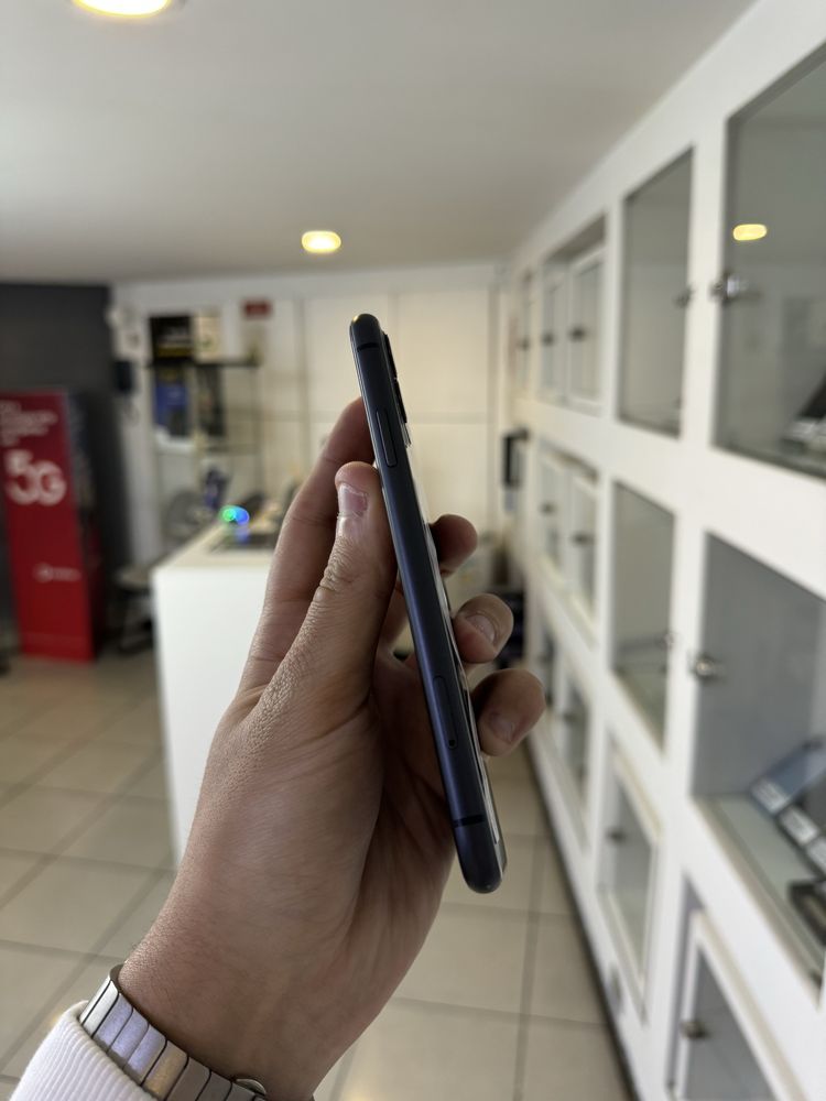 IPHONE 11 SEMI NOVO