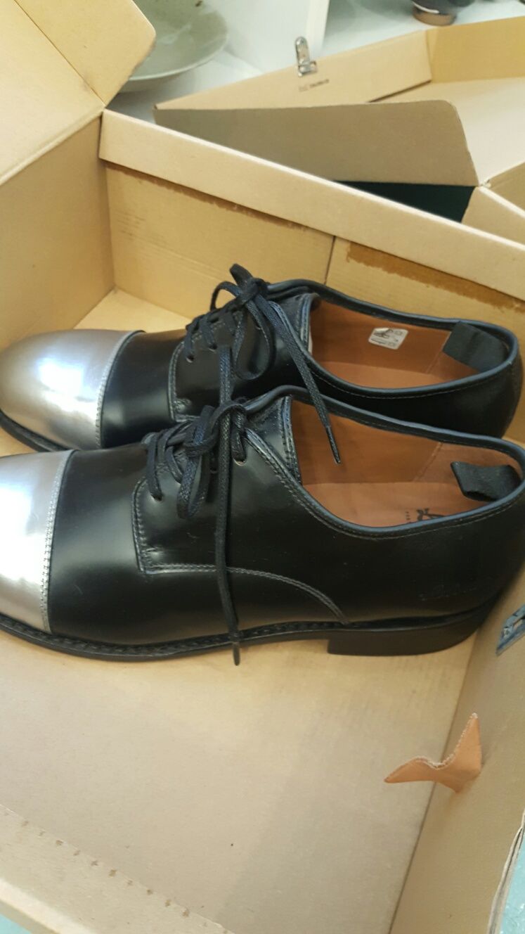 Sapatos pele - 39 e 40 - resto de loja - NOVOS - custavam 125€