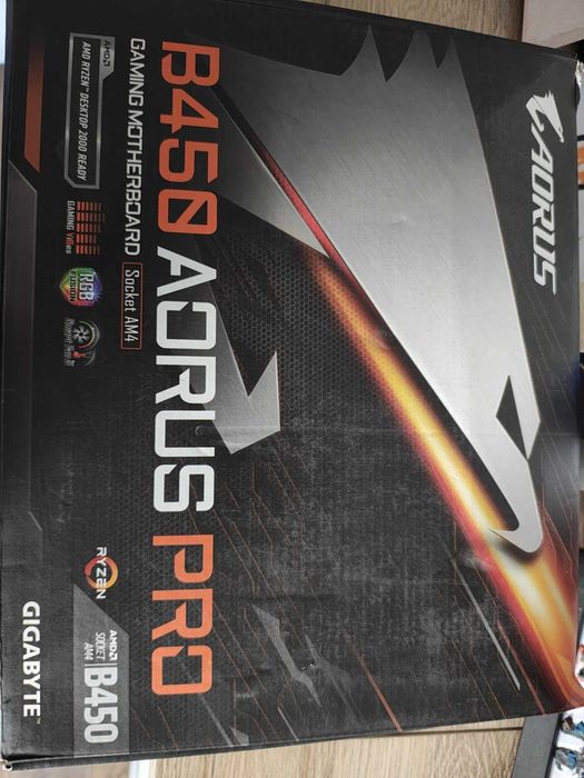 5800X3D; Gigabyte B450; 32gb ram ; wodne chłodzenie