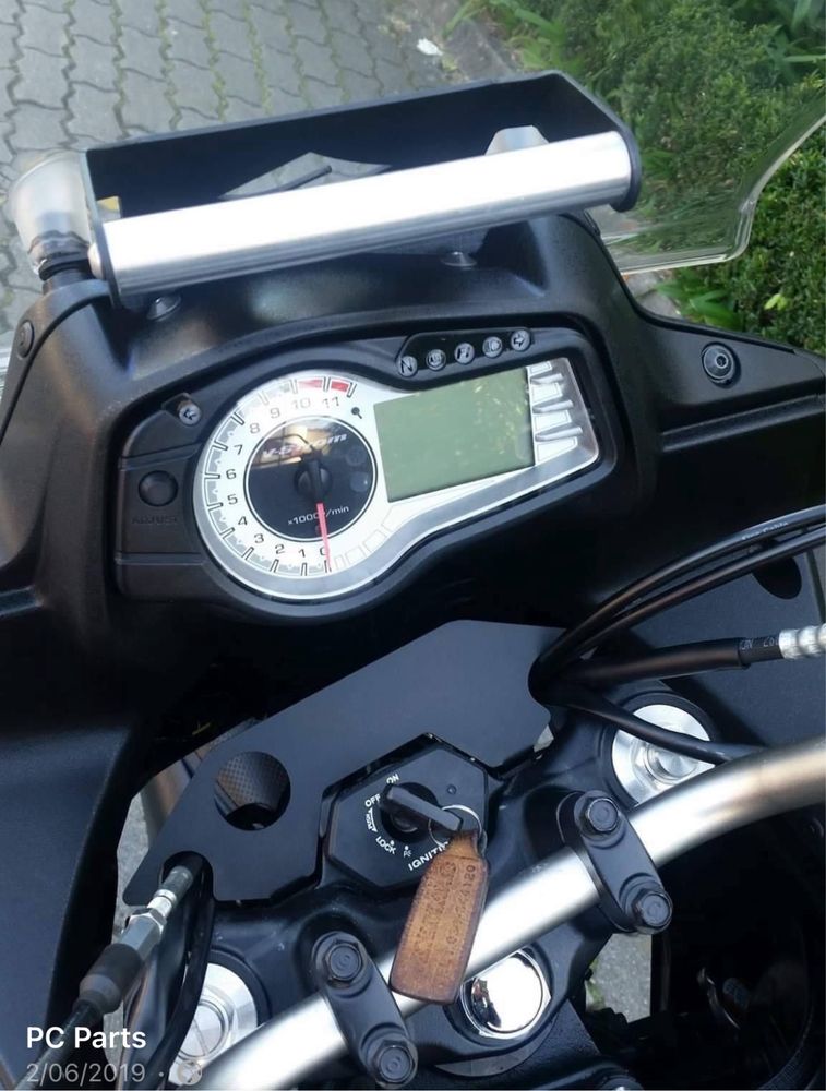 Suporte USB Suzuki Vstrom