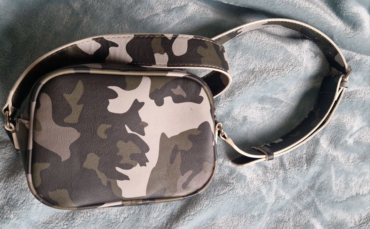 Guess torba Manhattan mini xbody