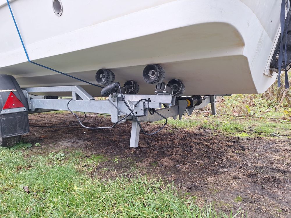 Łódż kabinowa Galia Galeon 660