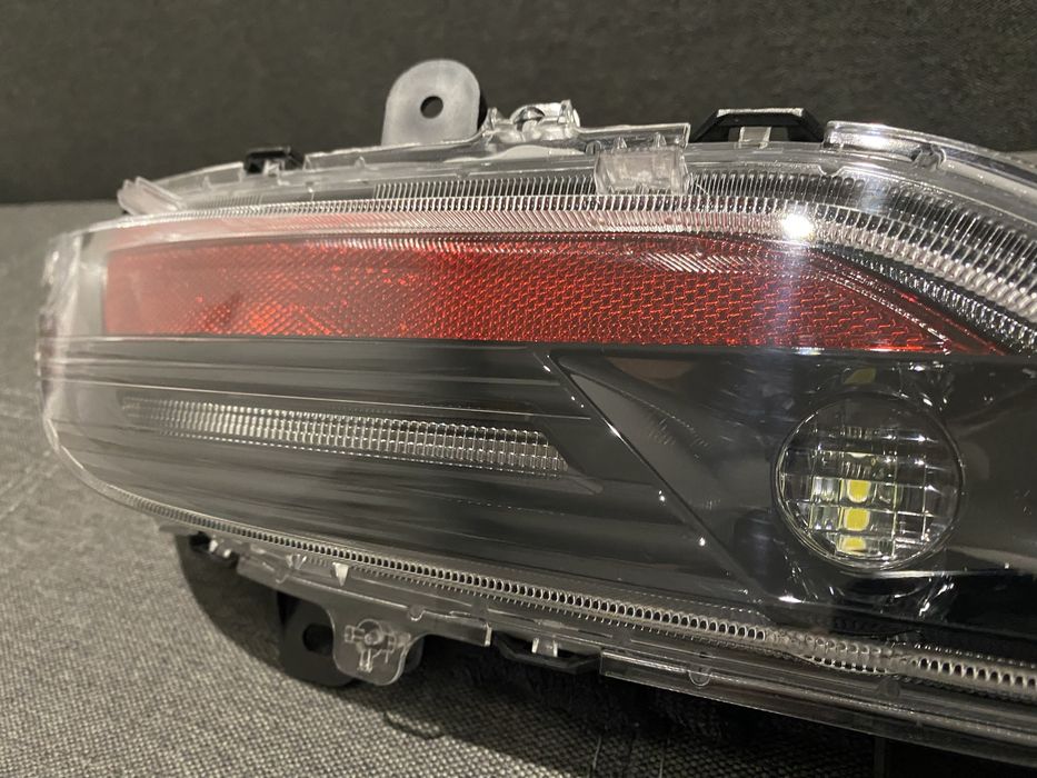 Фонари в бампер Toyota Venza 2021+ Оригинал Ліхтар Стоп