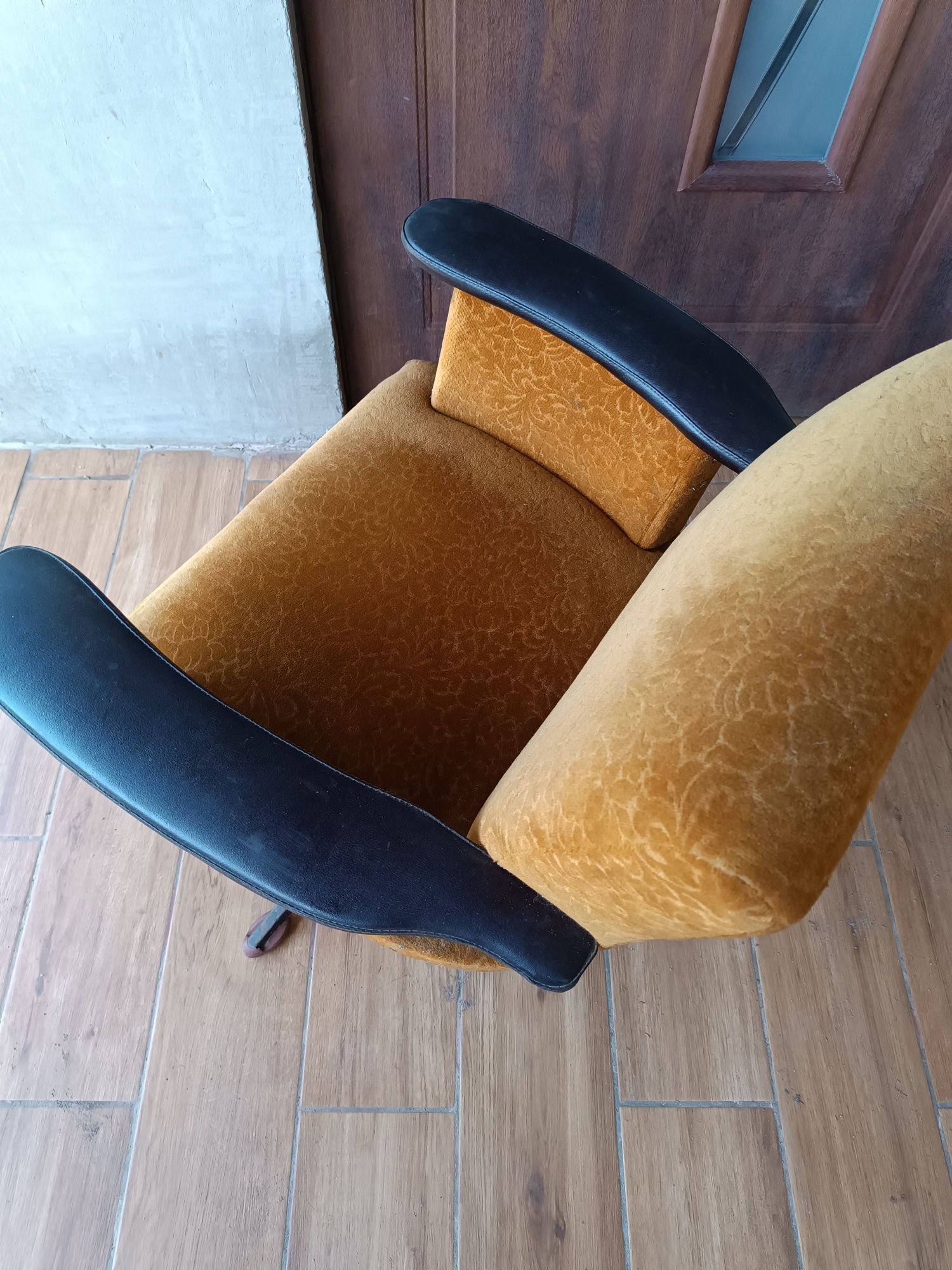 Fotel obrotowy prl z lat 60