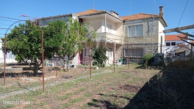 Casa Apalaçada, Avis