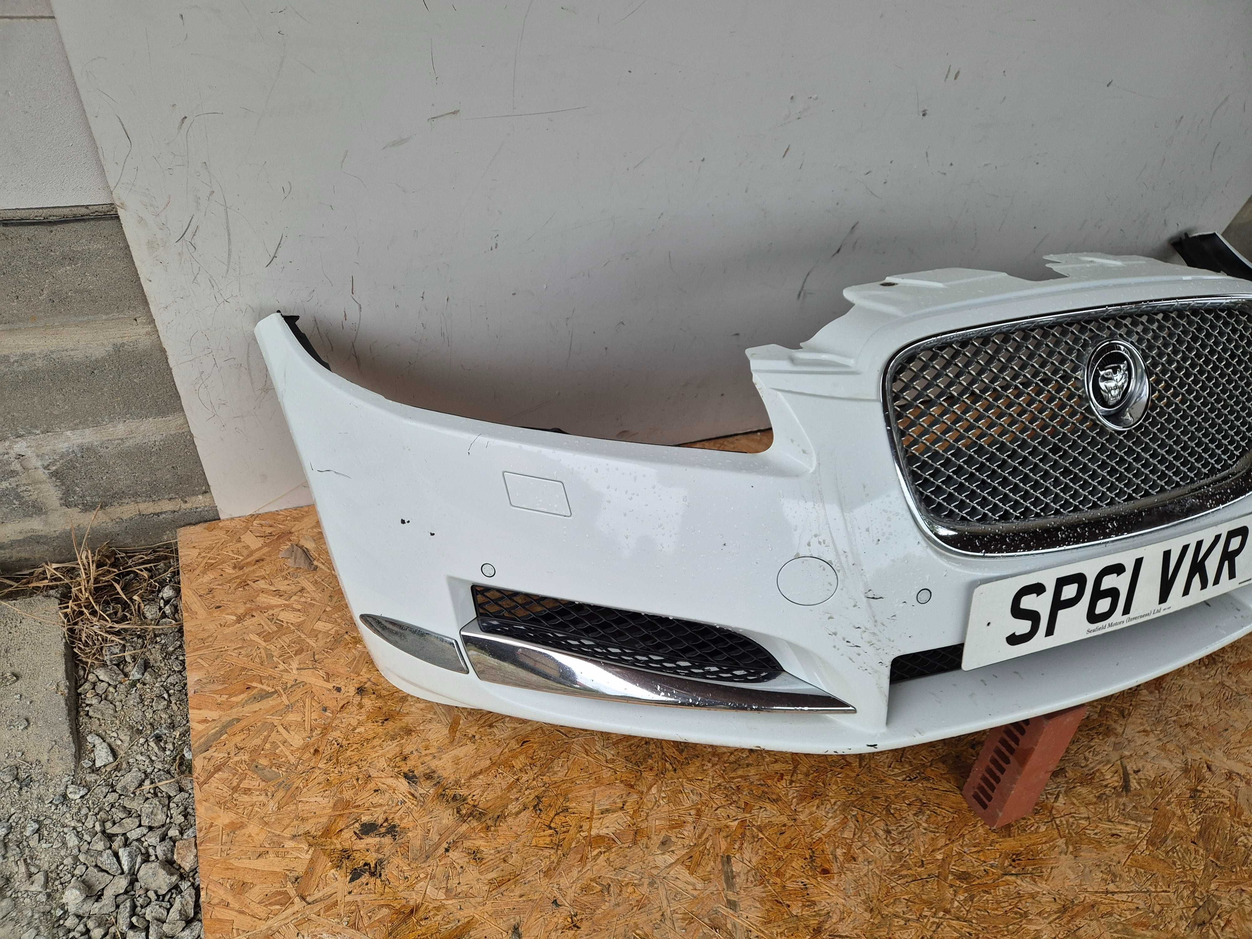 Jaguar XF lift zderzak przedni przód PDC xenon.