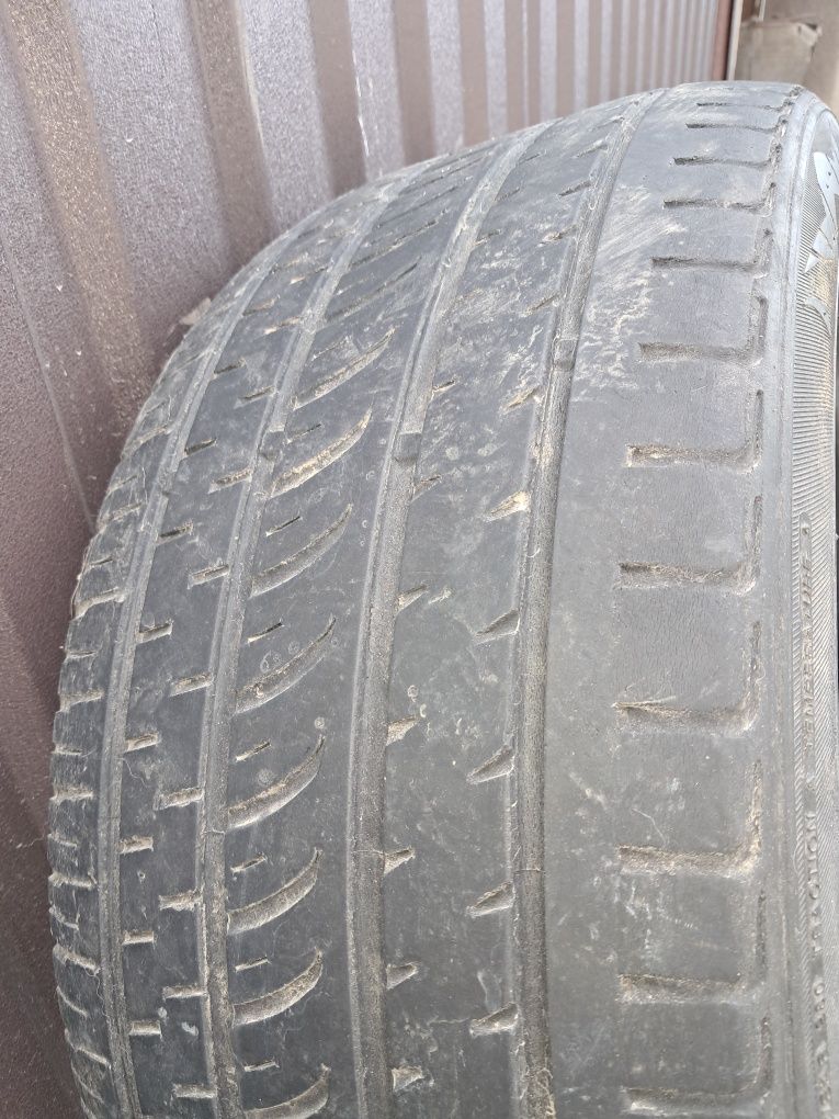 Продам шини б/у 225/50R16