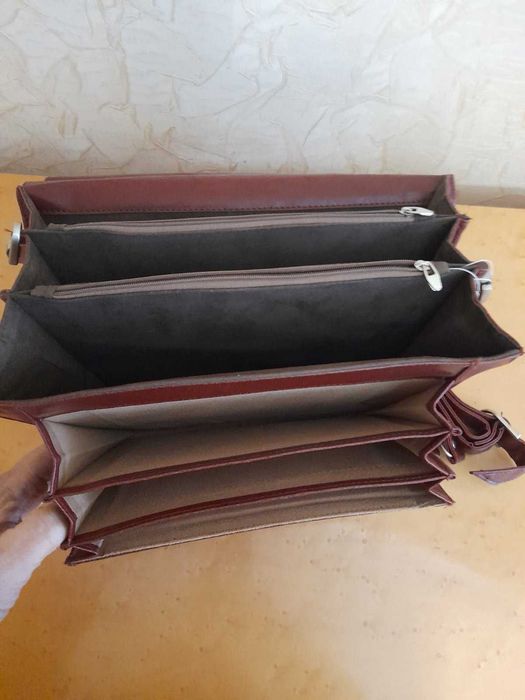 Барсетка шкіряна чоловіча.