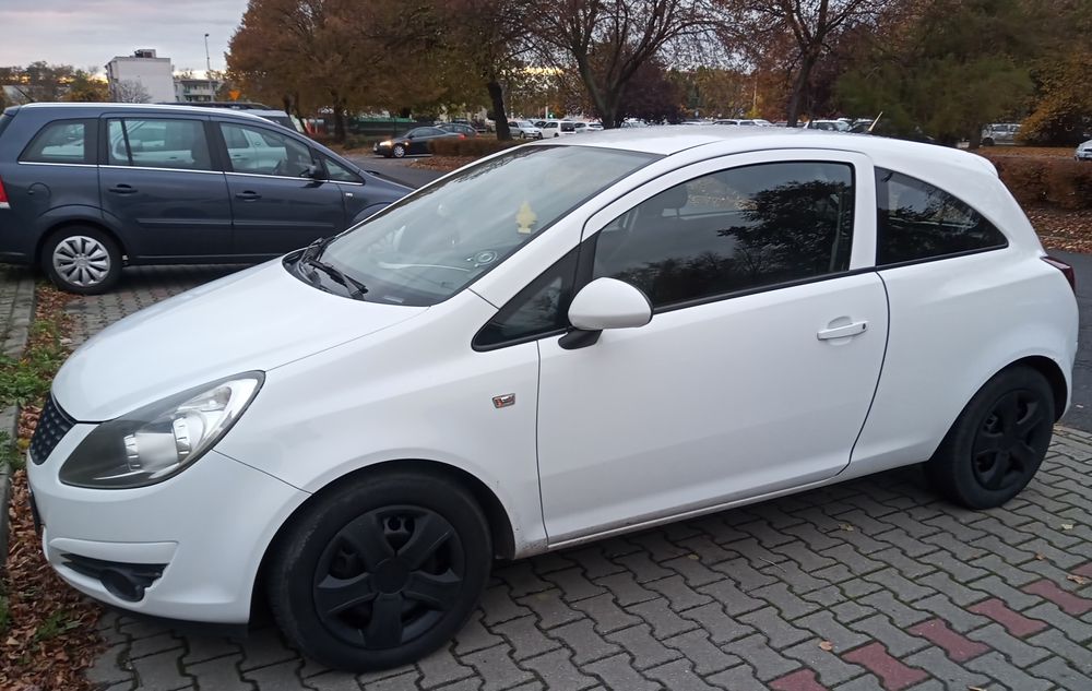 Opel Corsa D 1.2 Benzyna 2009 rok Nowy przegląd i OC Klimatyzacja
