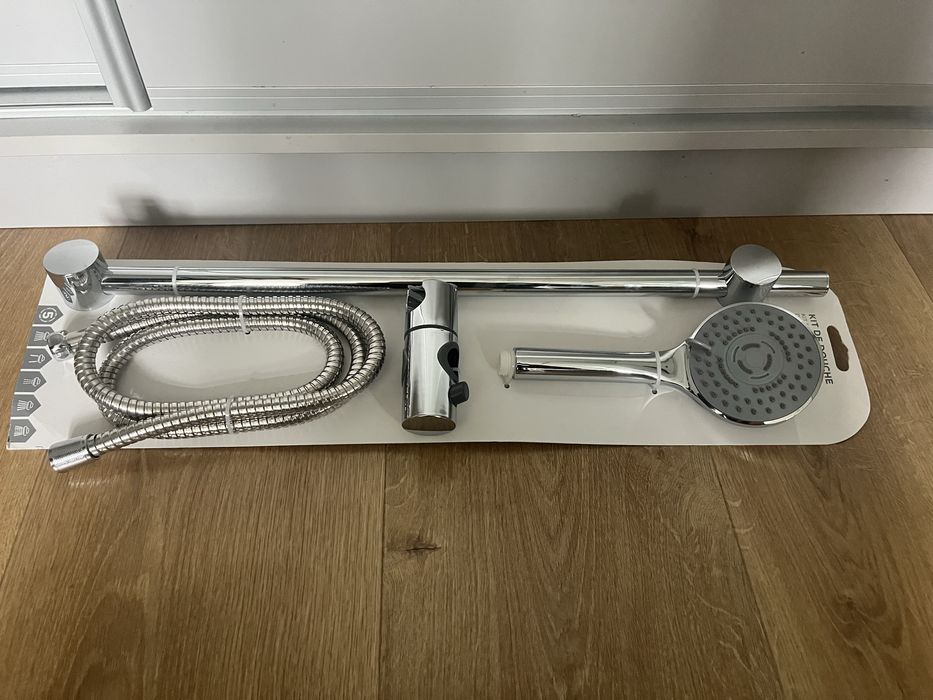 Nowa słuchawka prysznicowa