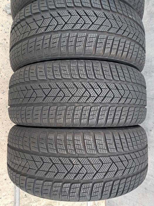 Резина зима 85% протектор Pirelli 235/45 R18 Sottozero 3 SEAL