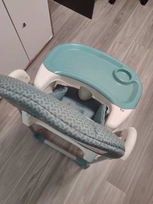 Стільчик для годування